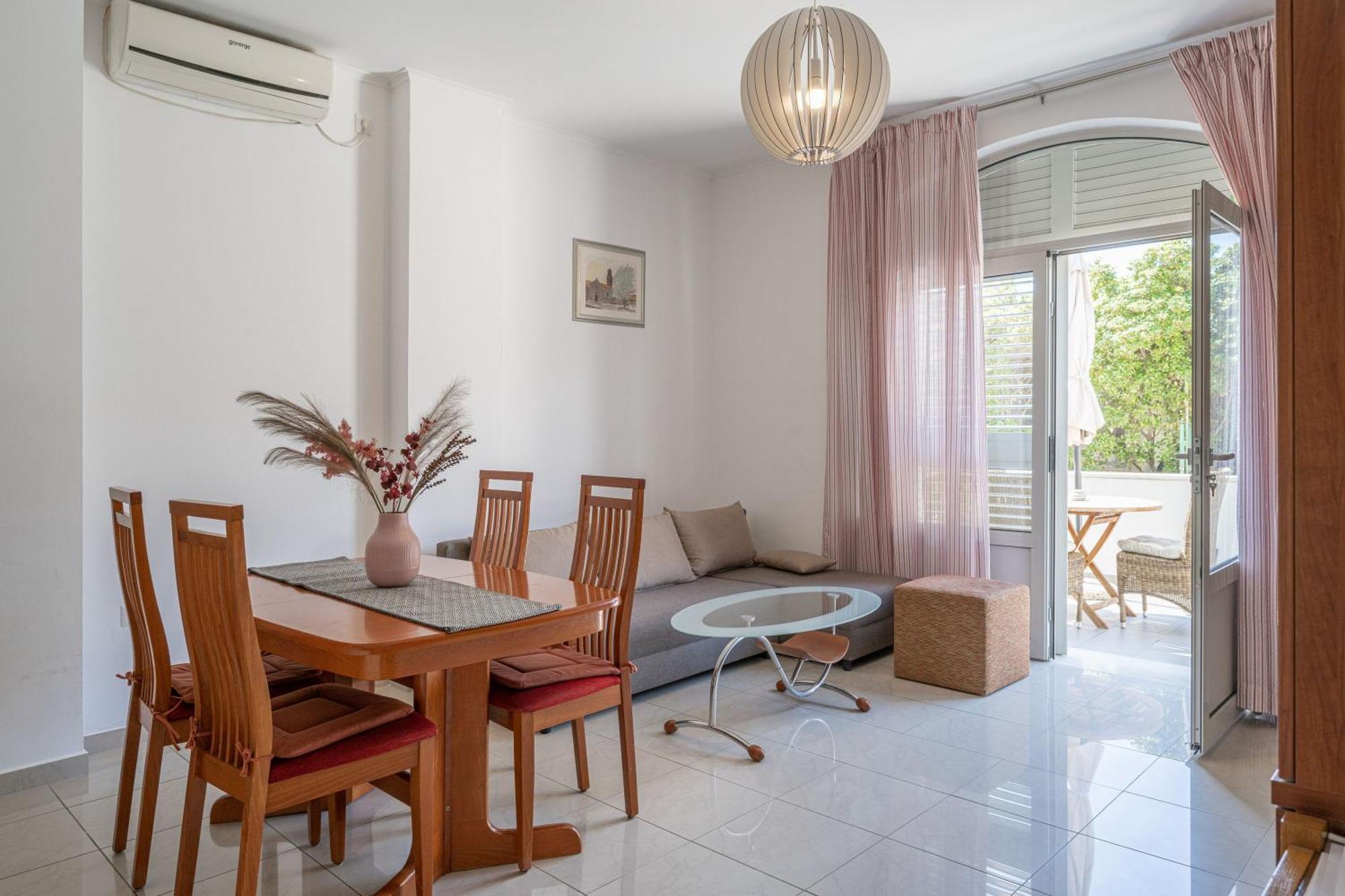 Apartments K & N Прижба Екстериор снимка